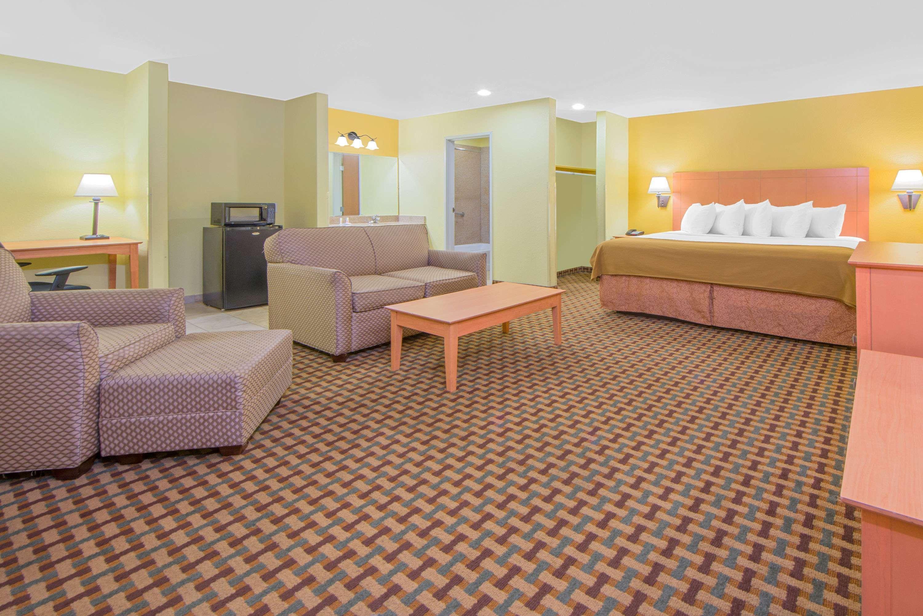Days Inn By Wyndham Lubbock South Eksteriør billede