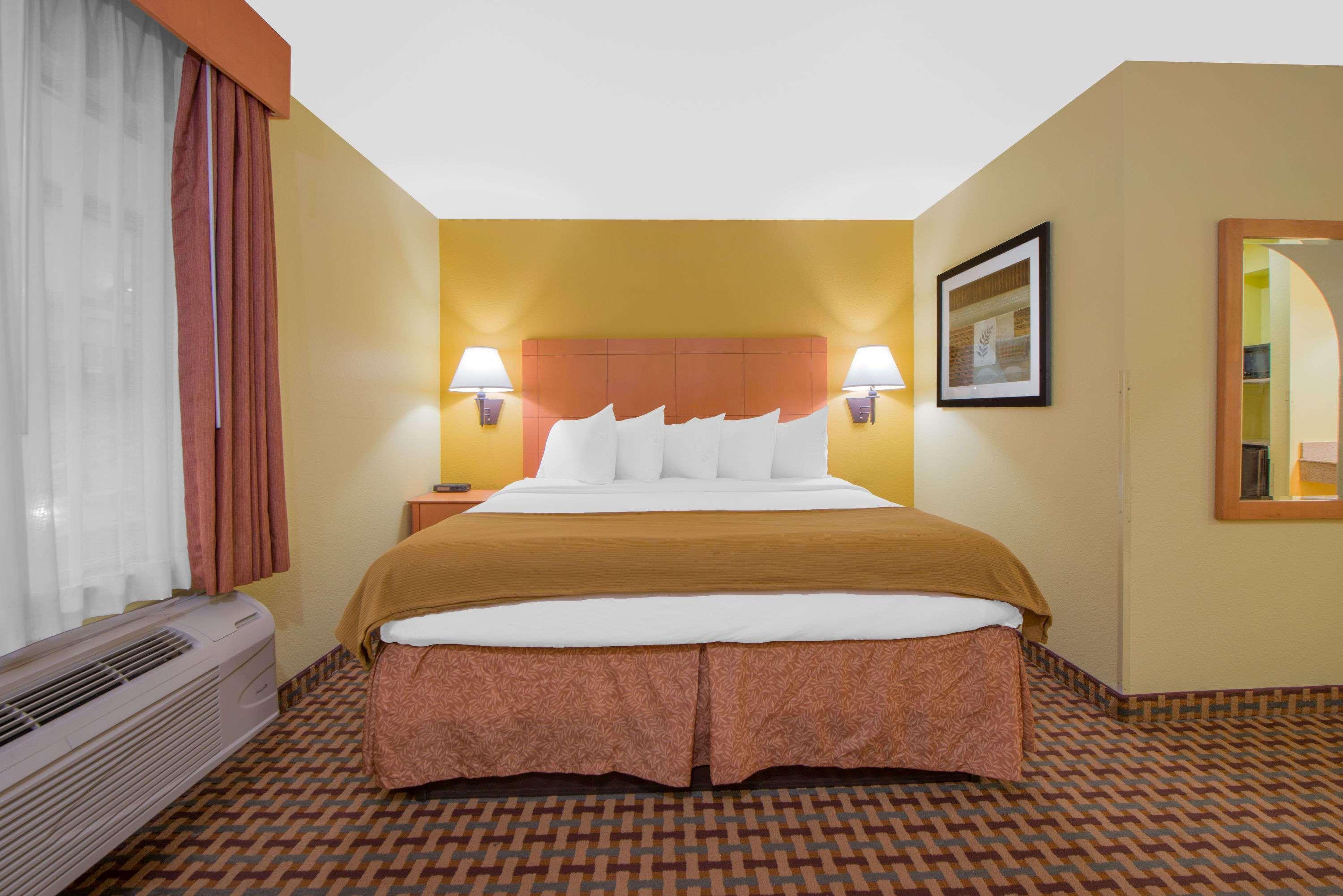 Days Inn By Wyndham Lubbock South Eksteriør billede